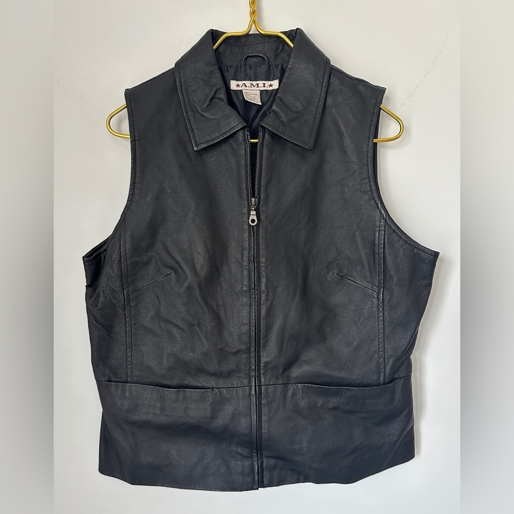 AMI Black 100% Leather Soft Full Zip Lined Retro Vest Women’s Medium Pockets